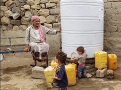  جنتي تأمن خزنات مياه صالحة للشرب للاسر المتعففة في العاصمة صنعاء والحديدة